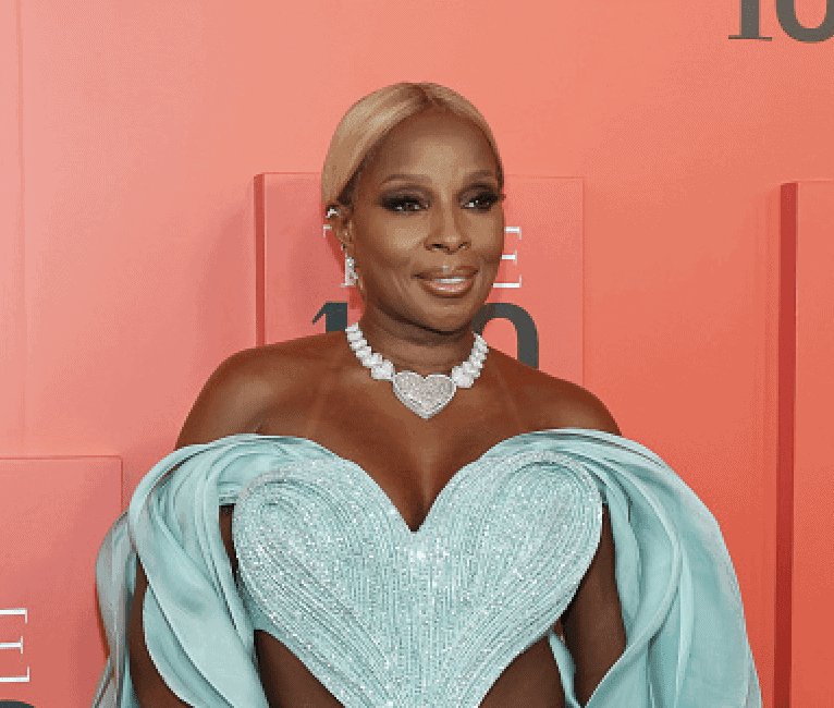 Internet Reacts To Mary J. Blige's Sensual Dance Moves With Her Tongue Out
